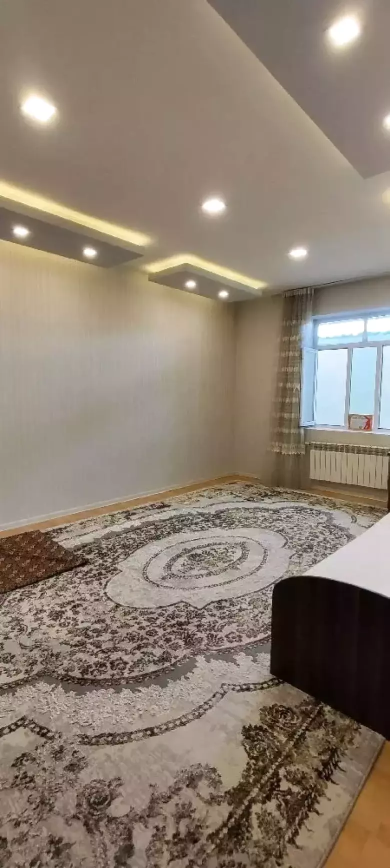 Продаётся в Алмазарском районе, Чагатай, двух этажный дом 2.63-соток