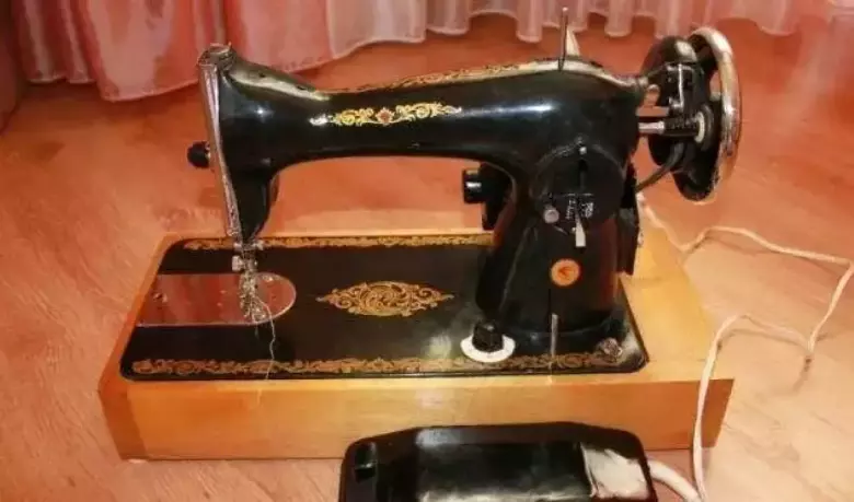 Куплю Дорого.Швейные машины Электроприводные/Ручные
