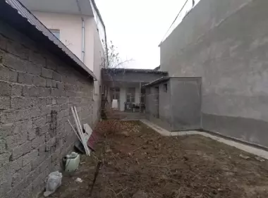 Чилонзор тум., 20-квартал, Заргарлик, Шарк тонги махалласида уй сотилади.