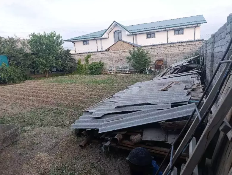 Срочно Bektemir tumanida 6.5 sotix yer sotiladi.Hujjatlari bor