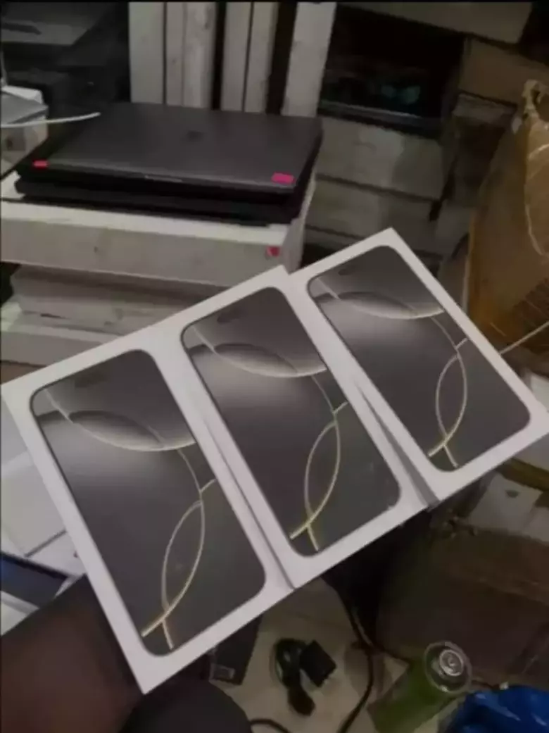 Apple iPhone 16 Pro Max 1 ТБ без коробки