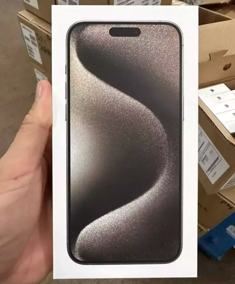 Apple iPhone 15 Pro Max 512 ГБ, распакованный.