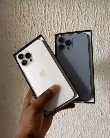 Apple iPhone 13 Pro Max, распакованный.
