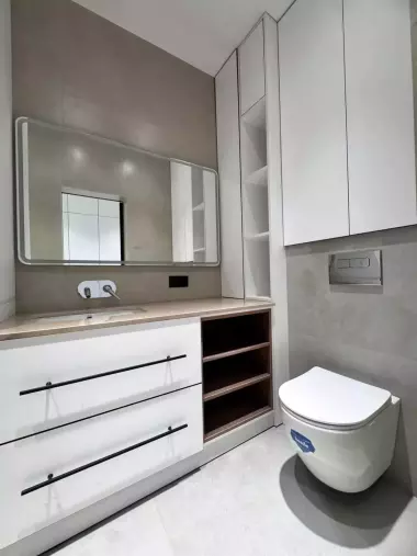 Продаётся 2х комнатная квартира на Ц-1 / ул. С. Азимова