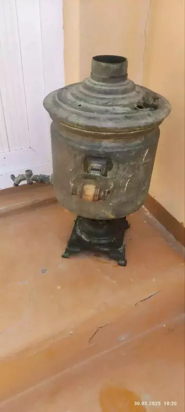 qadimiy mis samovar