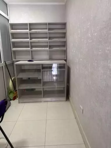 стелаж и ветрина для магазина