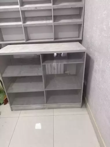 стелаж и ветрина для магазина