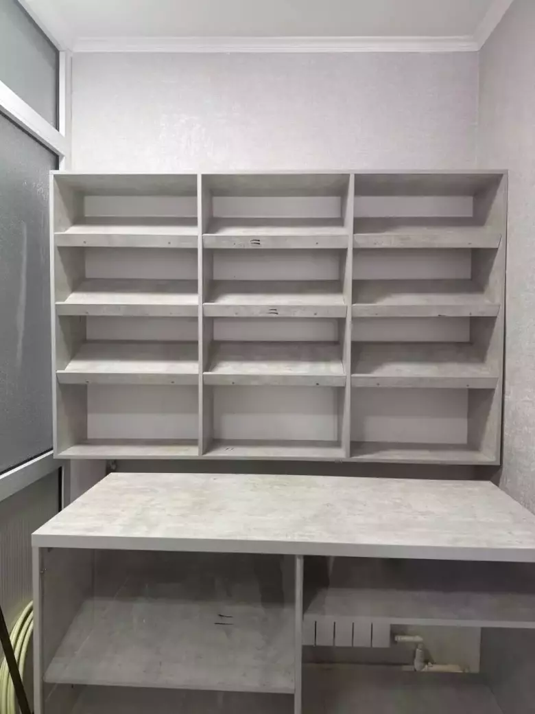стелаж и ветрина для магазина