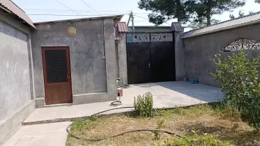 Uy sotiladi Mirobod t Oq uy mahalla Risoviy bozor yaqinida Fayzabod Oqbilol