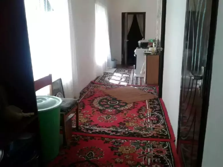 uchastka sotiladi srochna kelishamz brodarlar