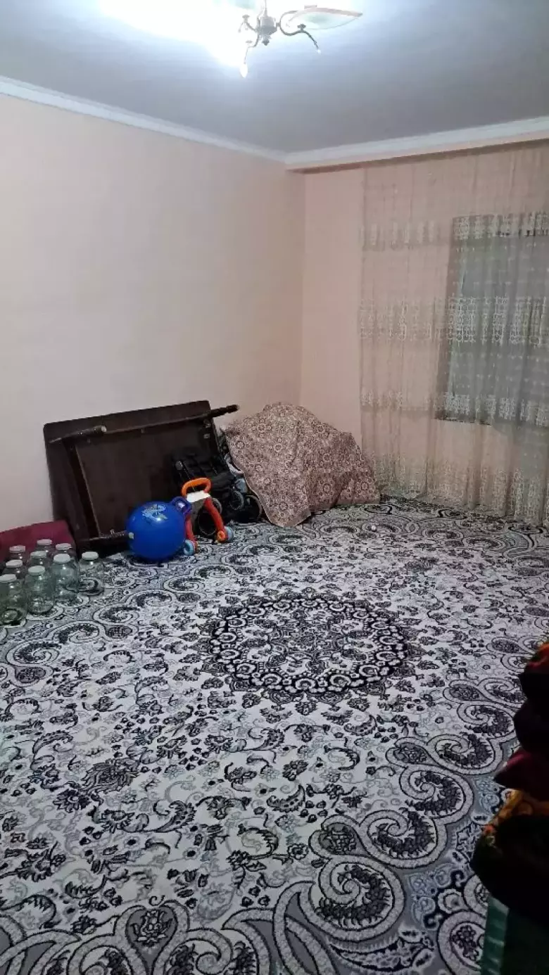 uchastka sotiladi srochna