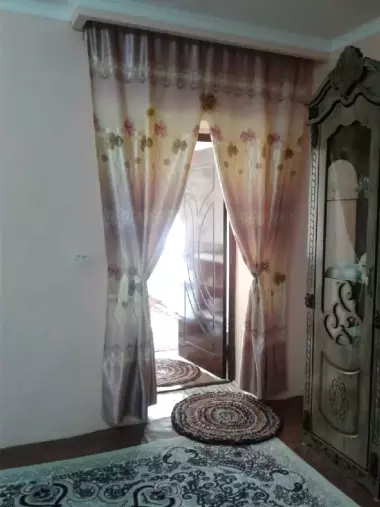 uchastka sotiladi srochna kelishamz brodarlar