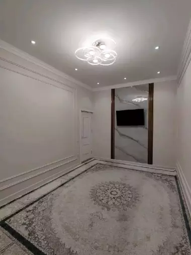 Sergelida 2-xonali, neoklassika ta’mirli kvartira sotiladi! 45 m²