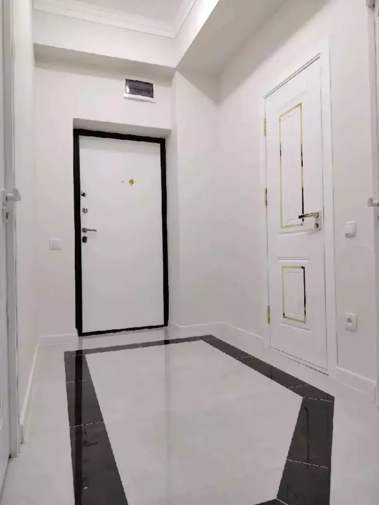 Sergelida 2-xonali, neoklassika ta’mirli kvartira sotiladi! 45 m²