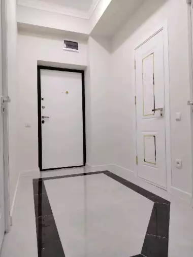 Sergelida 2-xonali, neoklassika ta’mirli kvartira sotiladi! 45 m²
