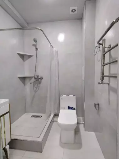 Sergelida 2-xonali, neoklassika ta’mirli kvartira sotiladi! 45 m²