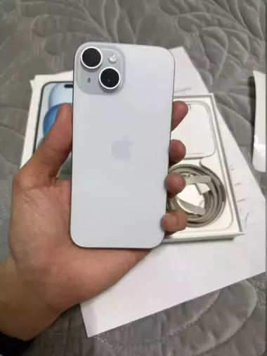 iPhone 15 Blue 128 tali, 92 yomkost, korobka dokument full, kelishamiz tel qlila