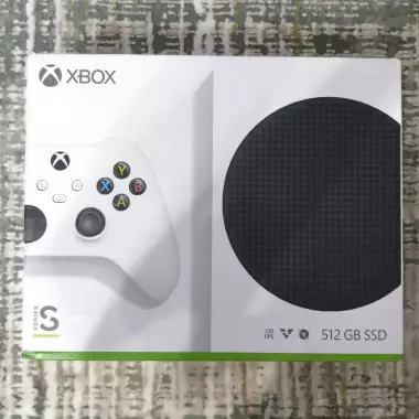 Продам Xbox Series S (512 Gb) белого цвета в прекрасном состоянии