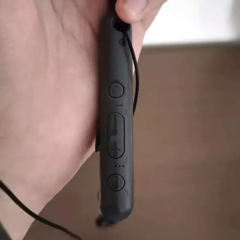 Наушники Sony WI-C400 в прекрасном состоянии