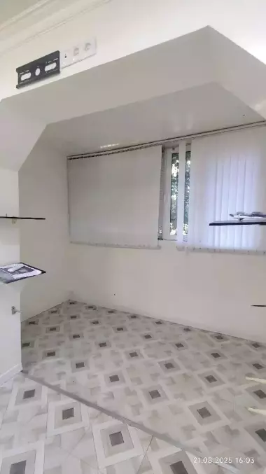 Продается коммерческое помещение на улице Лутфий, бывшая стоматология, 108 м², 1