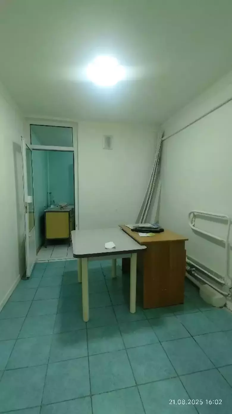 Продается коммерческое помещение на улице Лутфий, бывшая стоматология, 108 м², 1