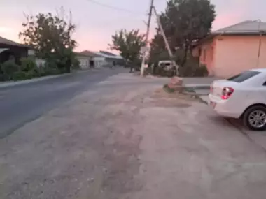 Uy sotiladi 15sotih