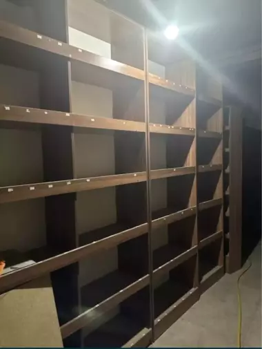 Продаются срочно стеллажи , полки в магазин за все 300$