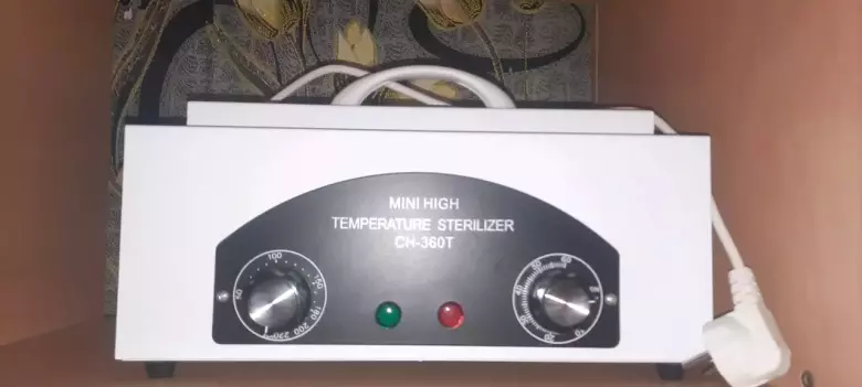 Продаю оборудование и инструменты для маникюра