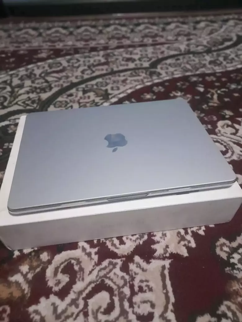 Mac book air13 m2. 8/512gb kafolat beraman.Kelshitirladi