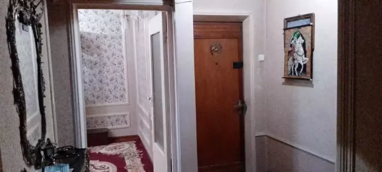 тансикбаев -3 ,3 комнатная квартира