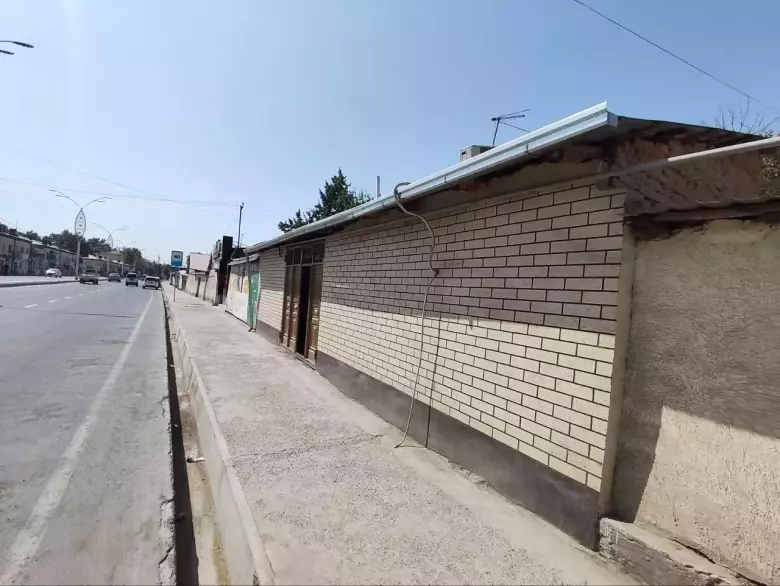 Продается участок дом в Янгиюле 1.8 соток