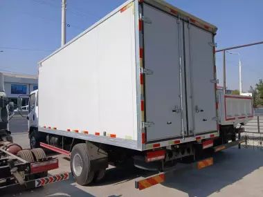 Автофургон промтоварный FAW Tiger V VUM1110 21,6м³