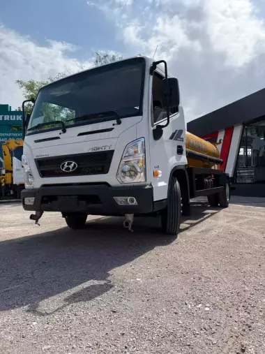 Поливомоечная машина 4 м3 HYUNDAI EX8