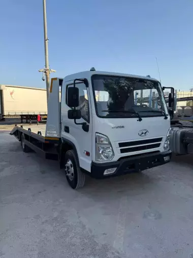 Эвакуатор с лебедкой и трапами платформой HYUNDAI EX8