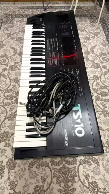Продаётся клавиш insonic ts10