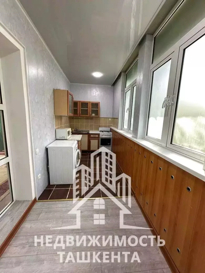Продаётся 1-комнатная квартира у метро Туркестан