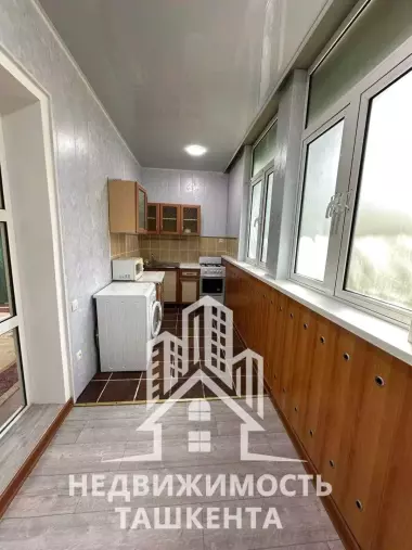 Продаётся 1-комнатная квартира у метро Туркестан
