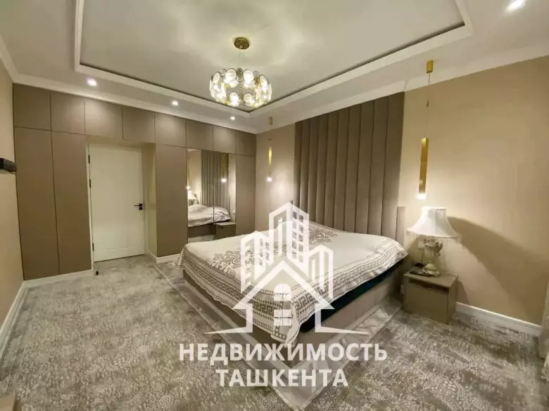 Продаётся 4-комнатная квартира в Медгородке