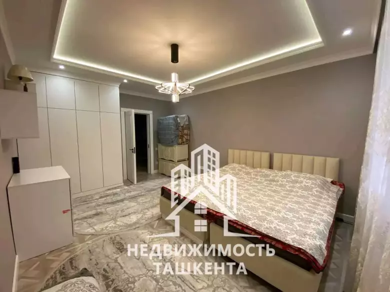 Продаётся 4-комнатная квартира в Медгородке