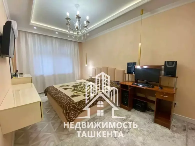 Продаётся 4-комнатная квартира в Медгородке
