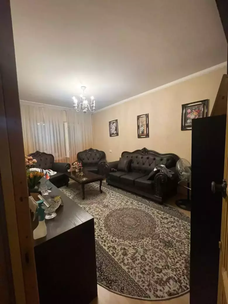 Продаётся 3-комнатная квартира в Юнусабаде (5-й квартал).