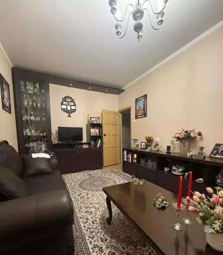 Продаётся 3-комнатная квартира в Юнусабаде (5-й квартал).