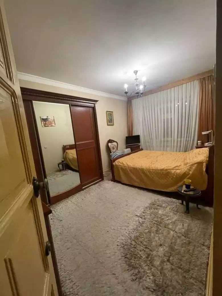 Продаётся 3-комнатная квартира в Юнусабаде (5-й квартал).