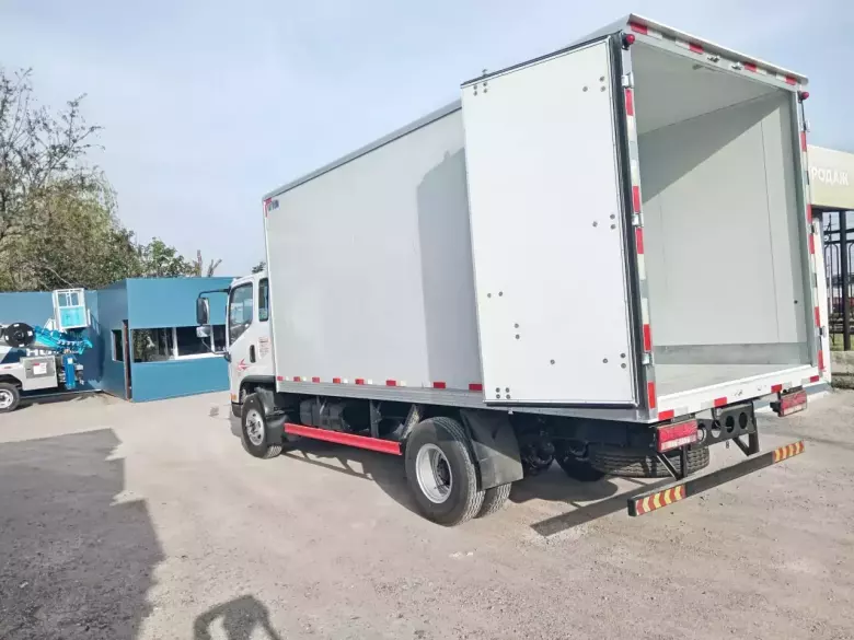 Автофургон промтоварный FAW Tiger V (21,6м3)