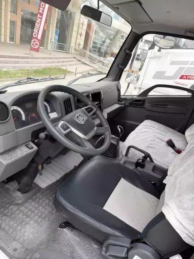 Автофургон промтоварный FAW Tiger V (21,6м3)