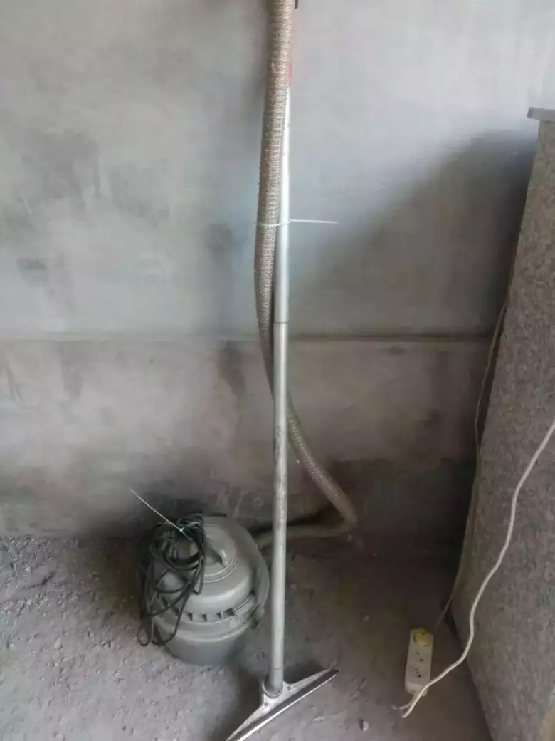 Продаем холодильник Орск, пелесос, гладилка, и стулья Тел- ,