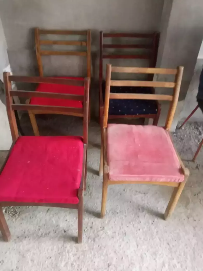 Продаем холодильник Орск, пелесос, гладилка, и стулья Тел- ,