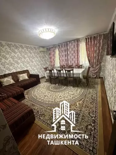 Продаётся 8комнатная квартира в Яккасарайском районе