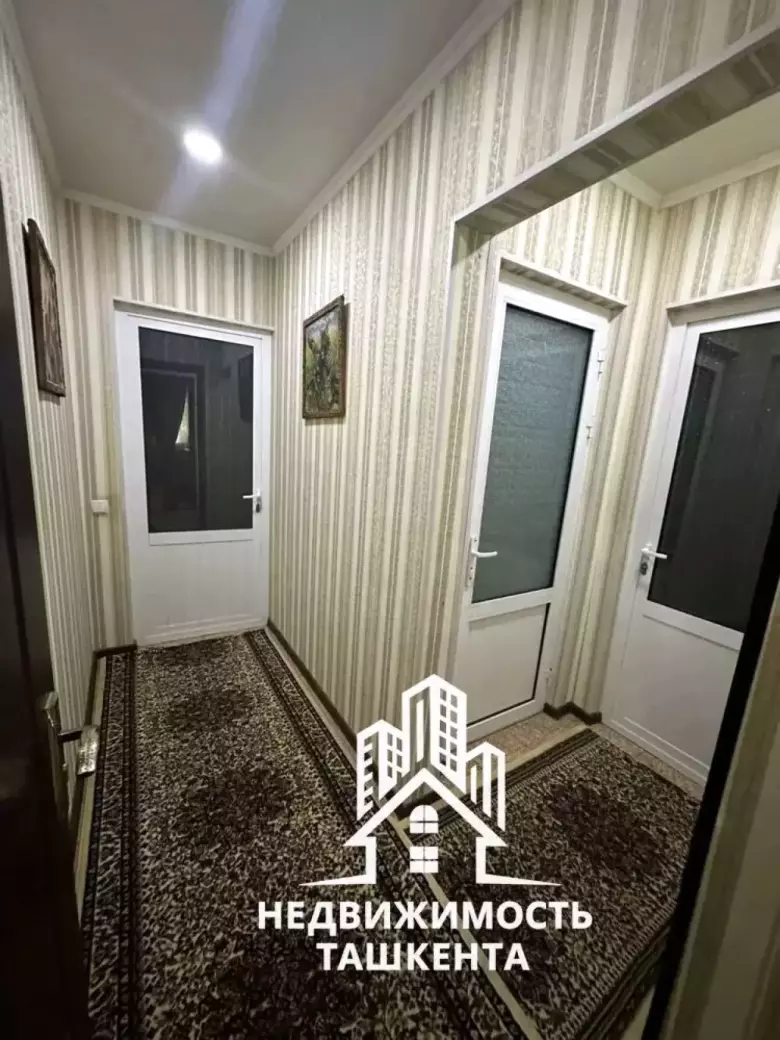Продаётся 8комнатная квартира в Яккасарайском районе