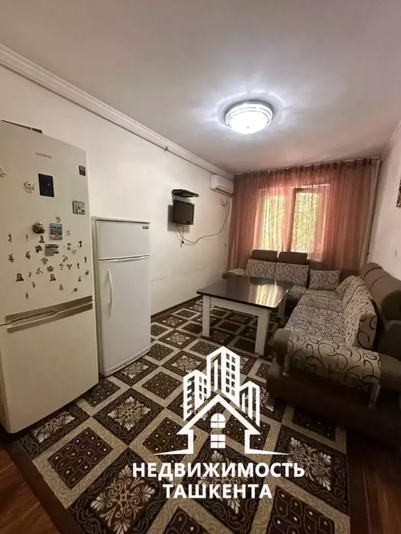 Продаётся 8комнатная квартира в Яккасарайском районе